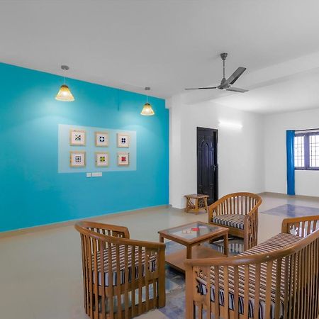 Oyo 79233 Hotel Hive Stays Kochi エクステリア 写真