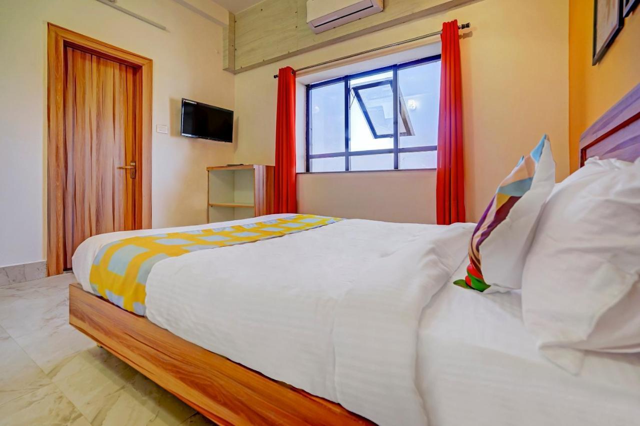 Oyo 79233 Hotel Hive Stays Kochi エクステリア 写真