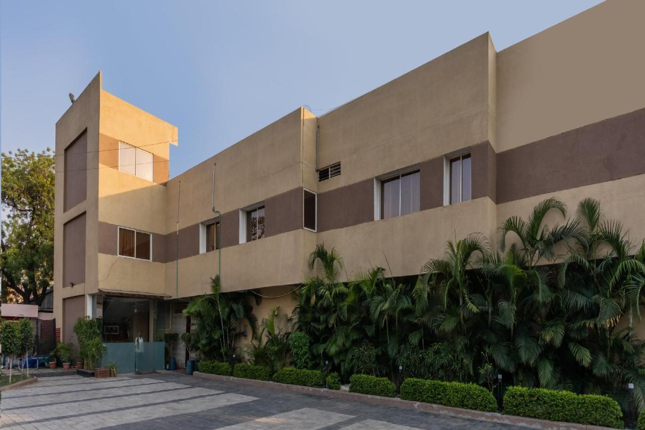 Oyo 79233 Hotel Hive Stays Kochi エクステリア 写真