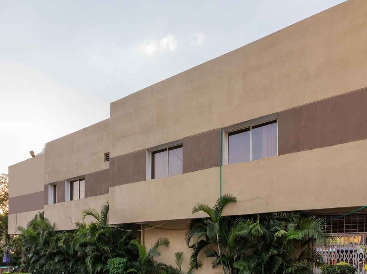 Oyo 79233 Hotel Hive Stays Kochi エクステリア 写真