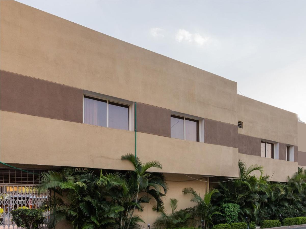 Oyo 79233 Hotel Hive Stays Kochi エクステリア 写真